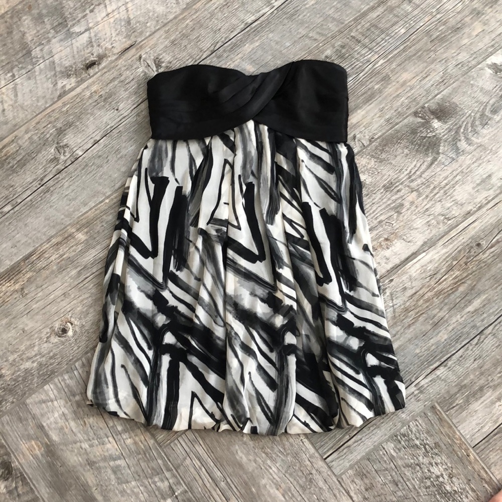 Flow Strapless Dress